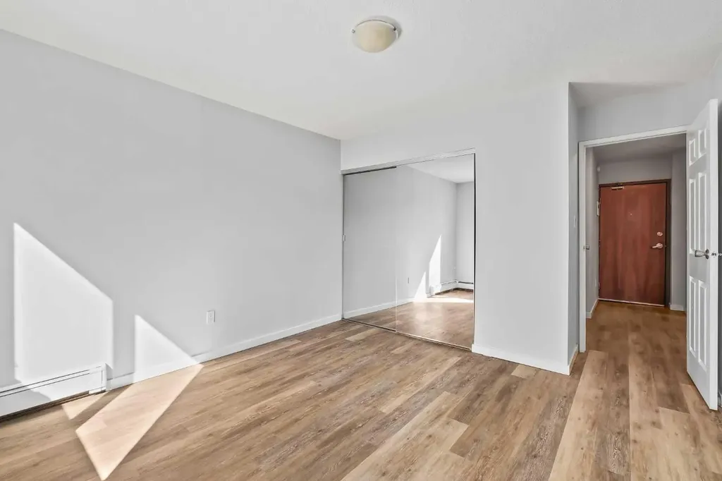 310 4 Avenue NE Calgary AB T2E 0J5