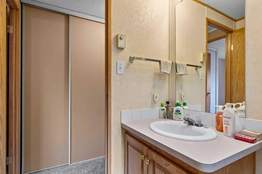 1101 84 Street NE Calgary AB T2A 7X2