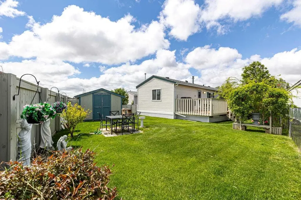 1101 84 Street NE Calgary AB T2A 7X2