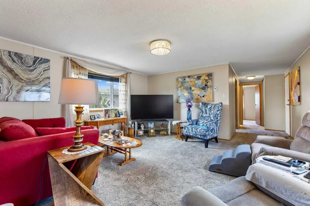 1101 84 Street NE Calgary AB T2A 7X2