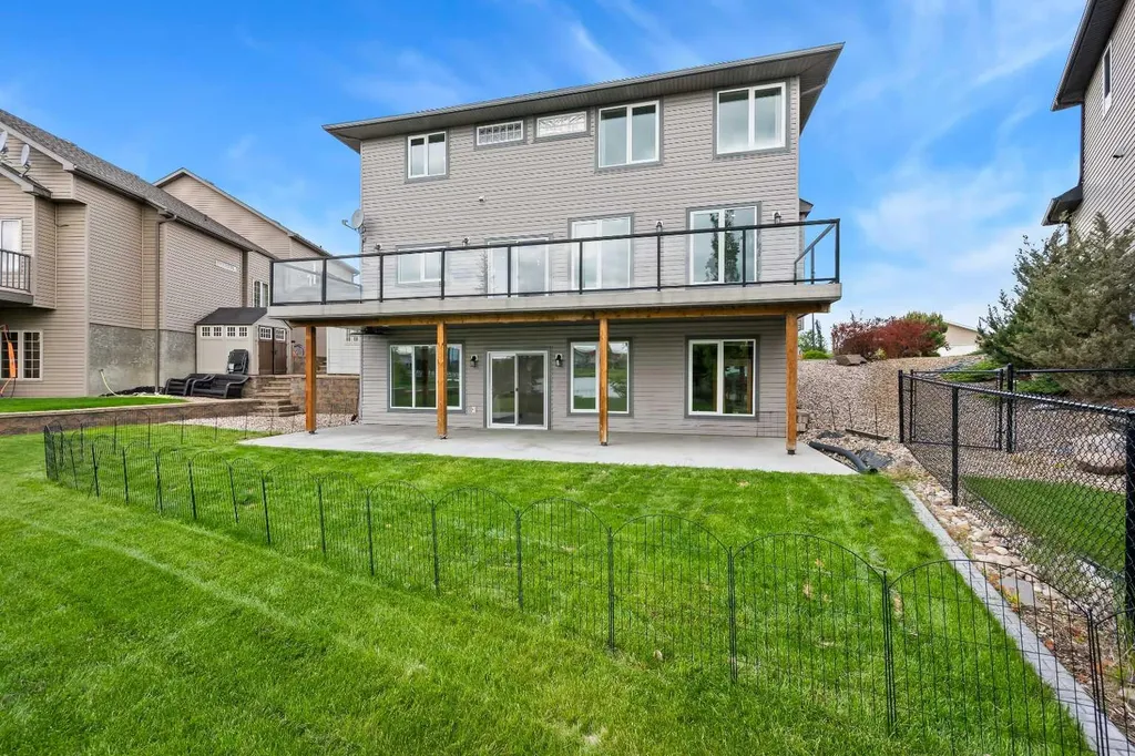 5209 19 Street Lloydminster AB T9V 3L6