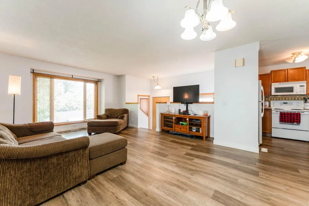 52 Covington Road NE Calgary AB T3X4A7