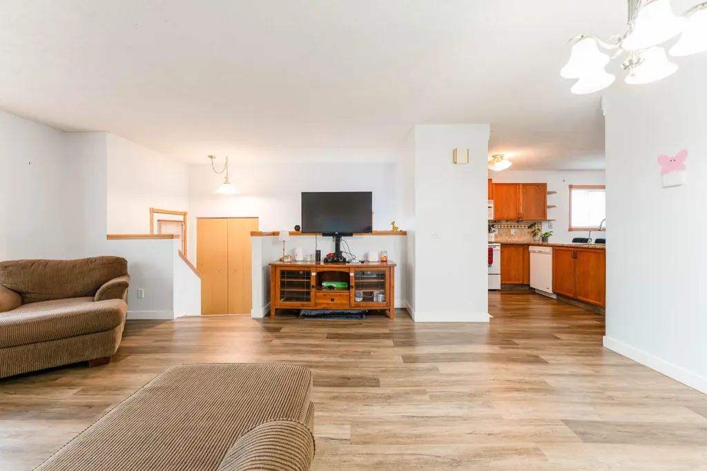 52 Covington Road NE Calgary AB T3X4A7