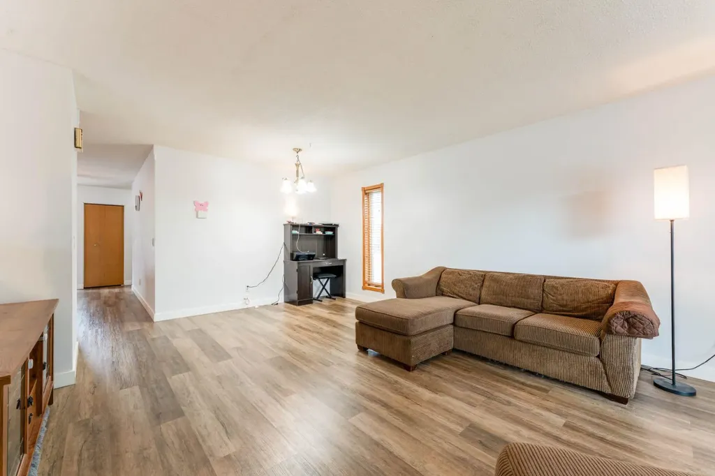 52 Covington Road NE Calgary AB T3X4A7