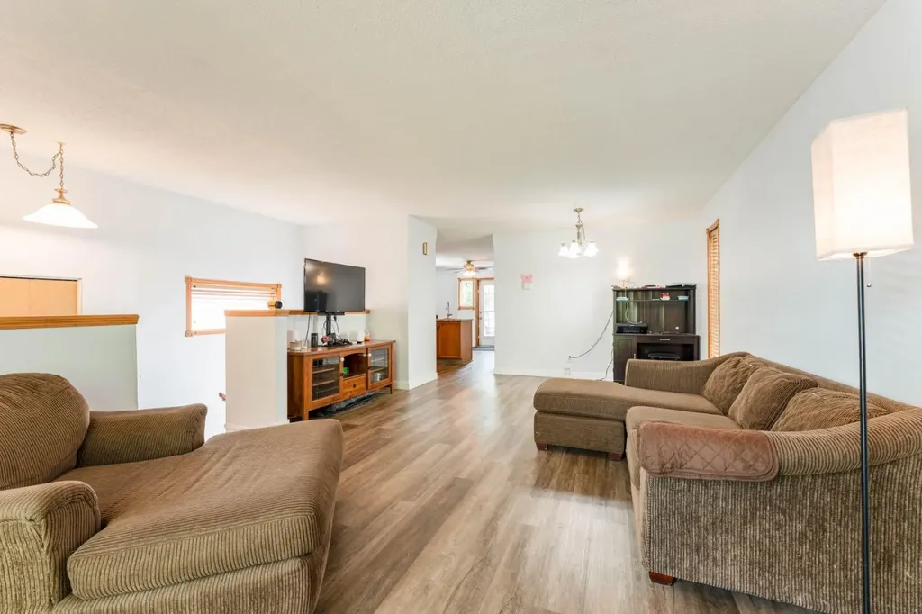 52 Covington Road NE Calgary AB T3X4A7