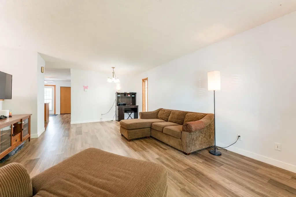 52 Covington Road NE Calgary AB T3X4A7