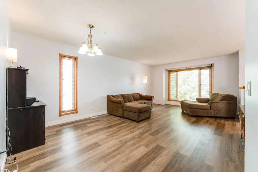 52 Covington Road NE Calgary AB T3X4A7