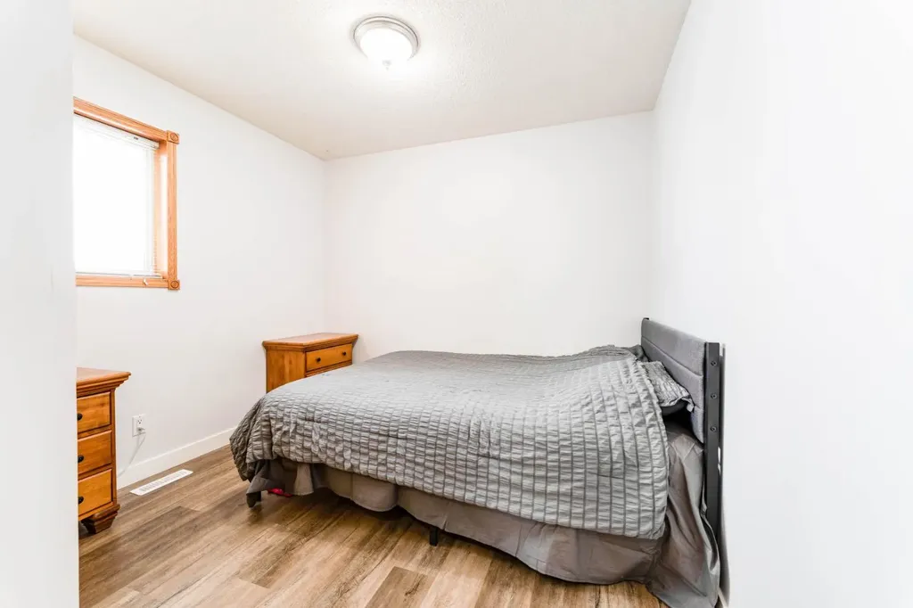 52 Covington Road NE Calgary AB T3X4A7