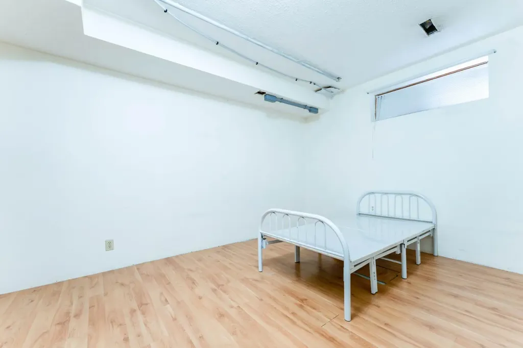 52 Covington Road NE Calgary AB T3X4A7