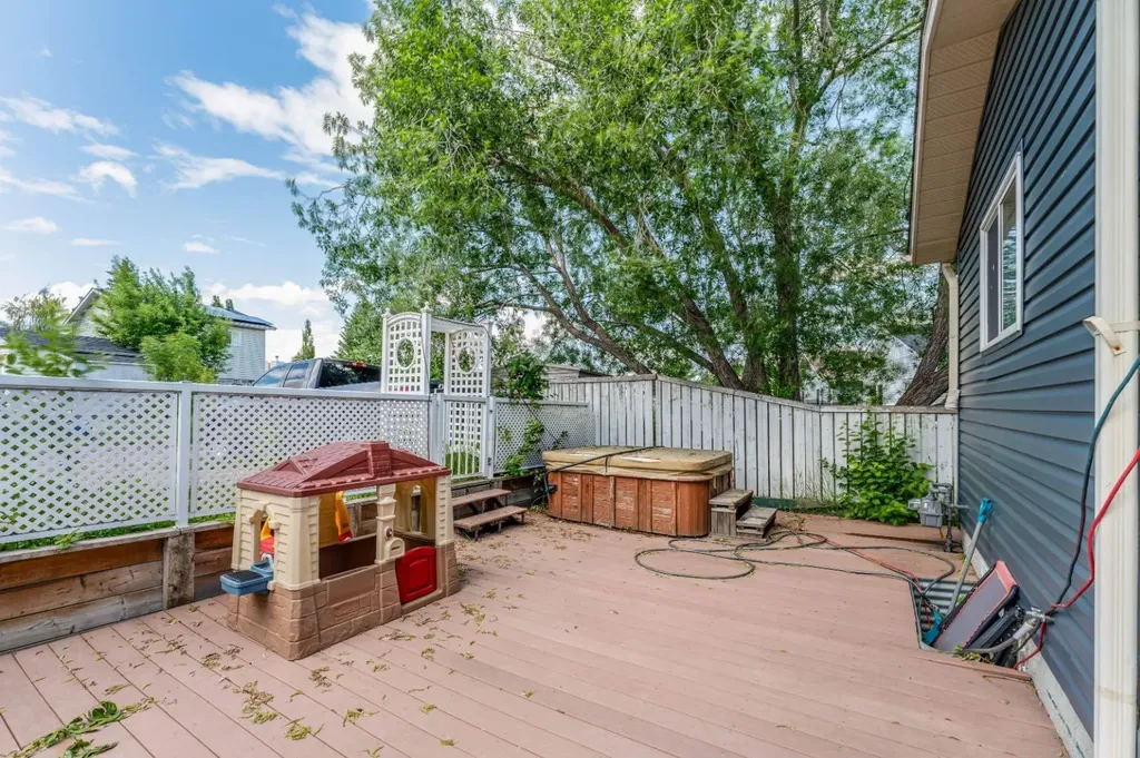 52 Covington Road NE Calgary AB T3X4A7