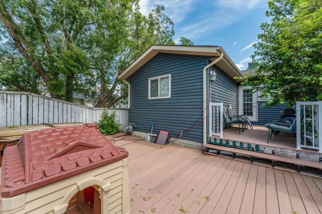 52 Covington Road NE Calgary AB T3X4A7