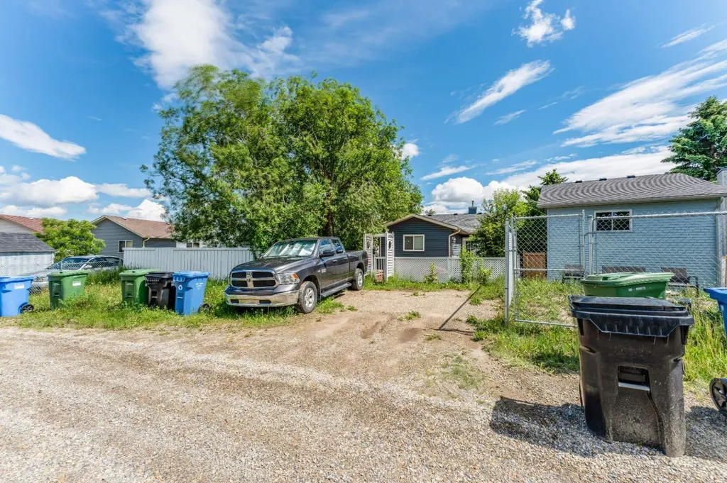 52 Covington Road NE Calgary AB T3X4A7