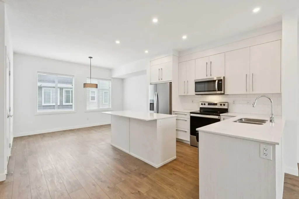 669 Savanna Boulevard Calgary AB T3J 2K2