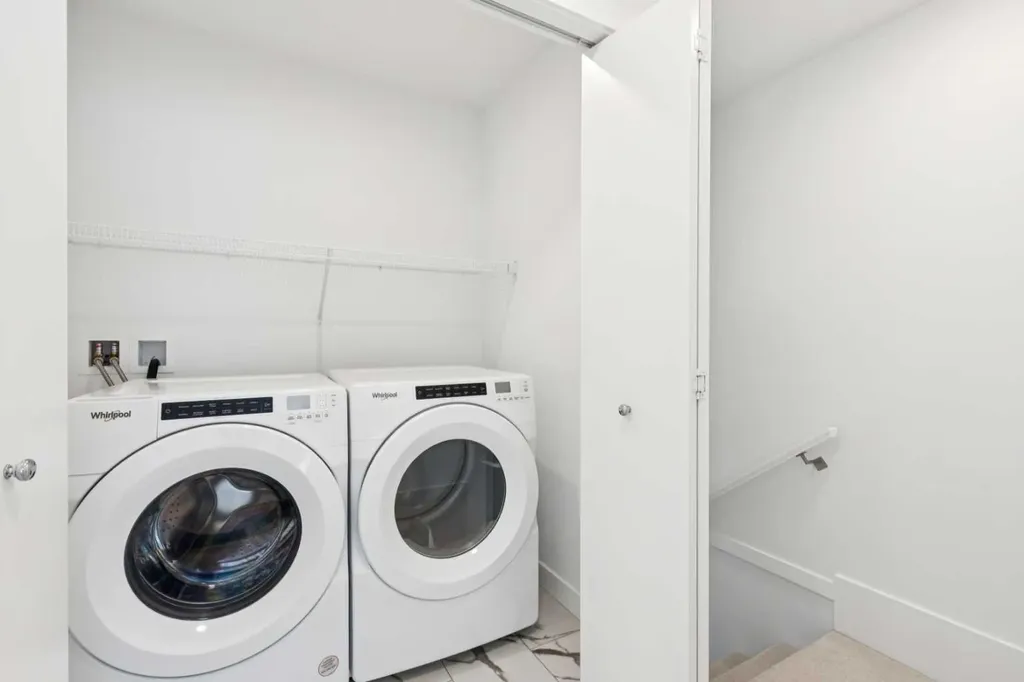 669 Savanna Boulevard Calgary AB T3J 2K2