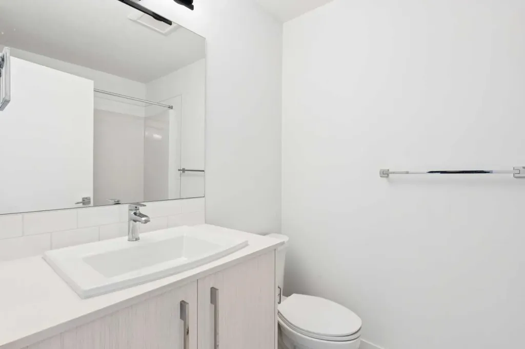 669 Savanna Boulevard Calgary AB T3J 2K2