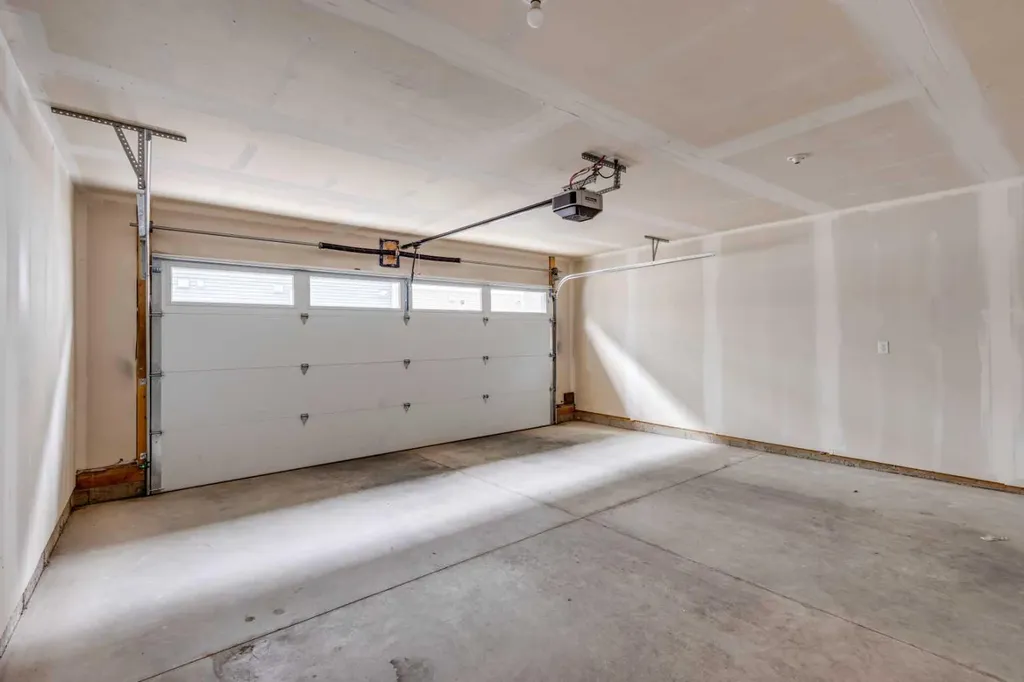 669 Savanna Boulevard Calgary AB T3J 2K2