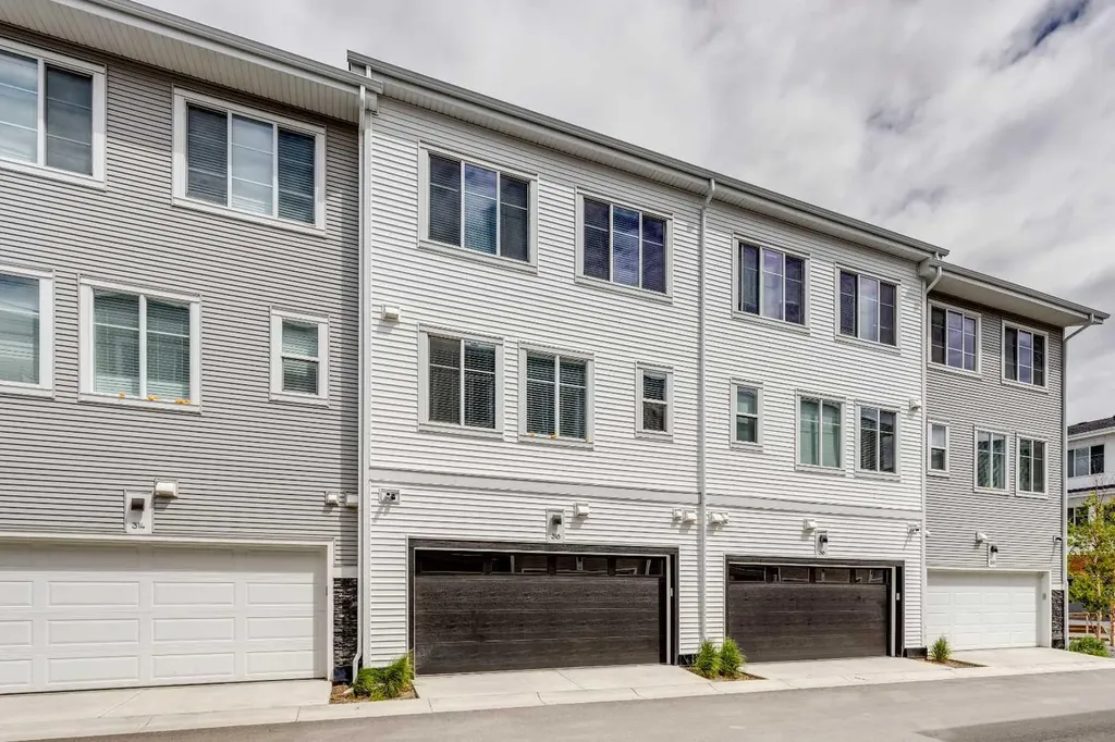 669 Savanna Boulevard Calgary AB T3J 2K2