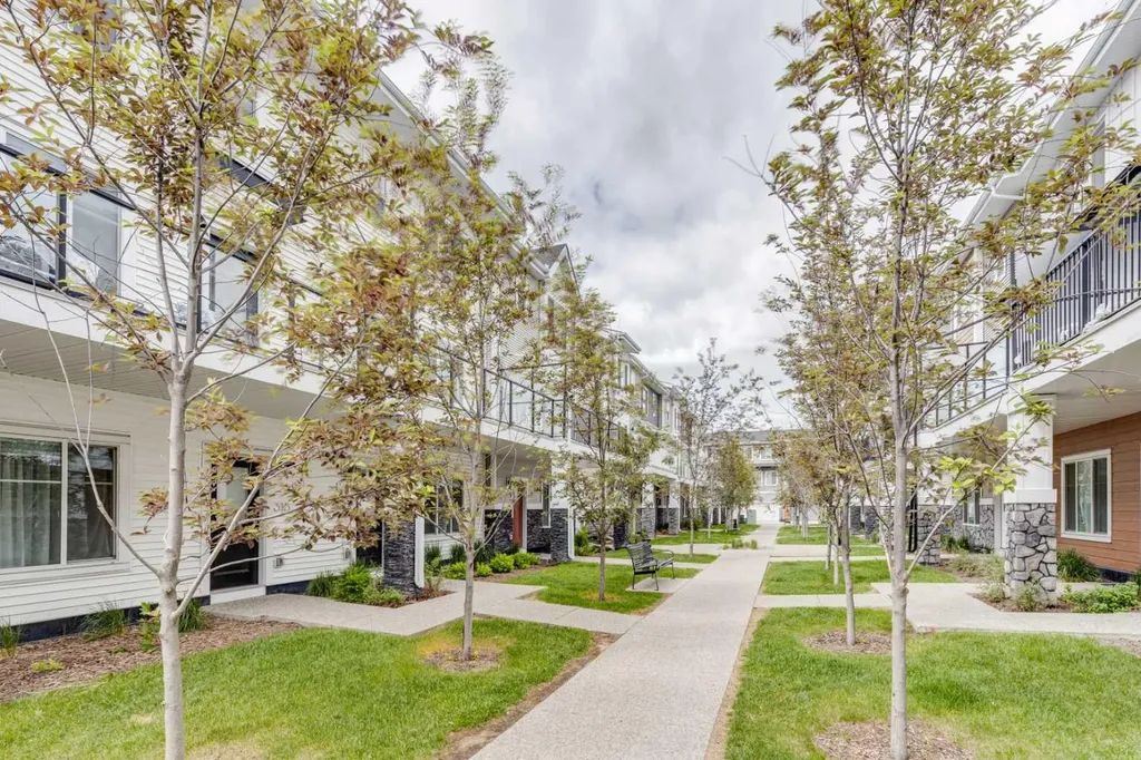 669 Savanna Boulevard Calgary AB T3J 2K2