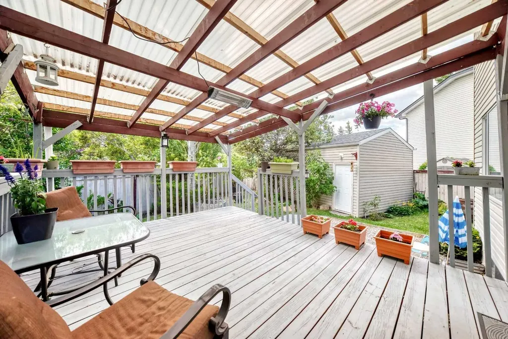 220 Shawbrooke Manor SW Calgary AB T2Y 3L7