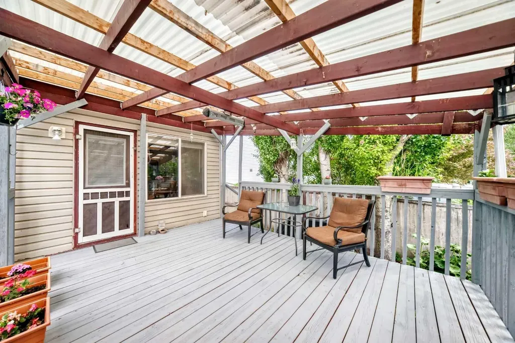 220 Shawbrooke Manor SW Calgary AB T2Y 3L7