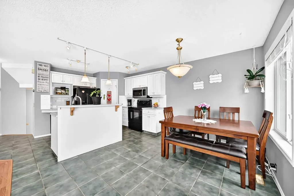 220 Shawbrooke Manor SW Calgary AB T2Y 3L7