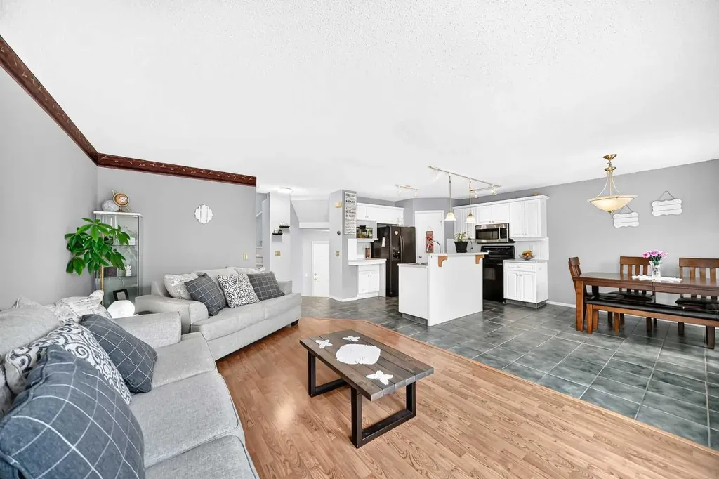 220 Shawbrooke Manor SW Calgary AB T2Y 3L7
