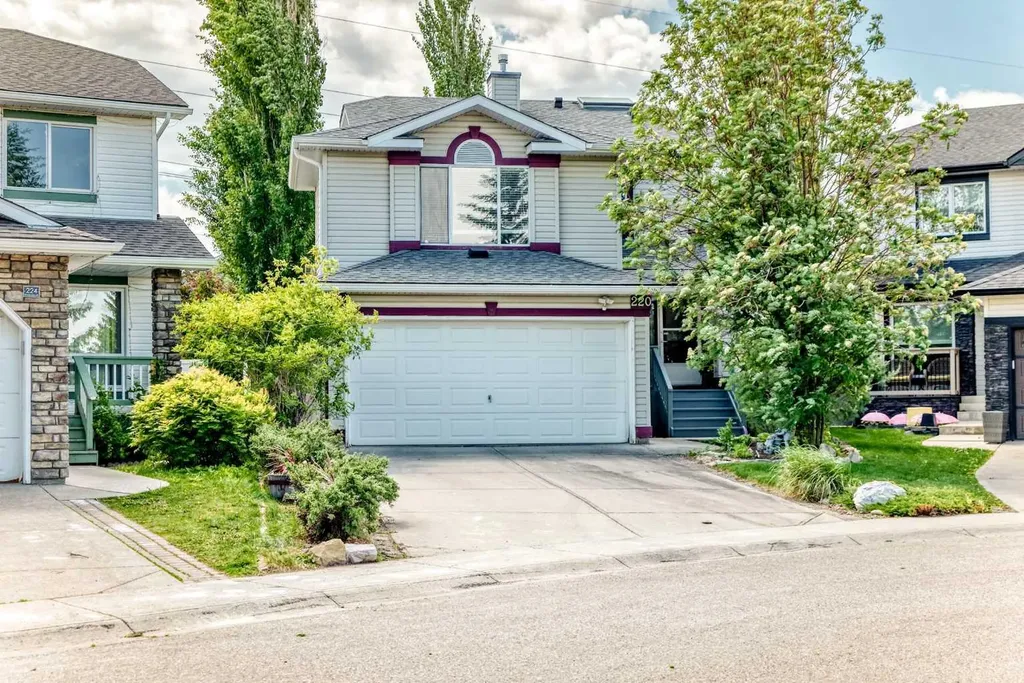220 Shawbrooke Manor SW Calgary AB T2Y 3L7
