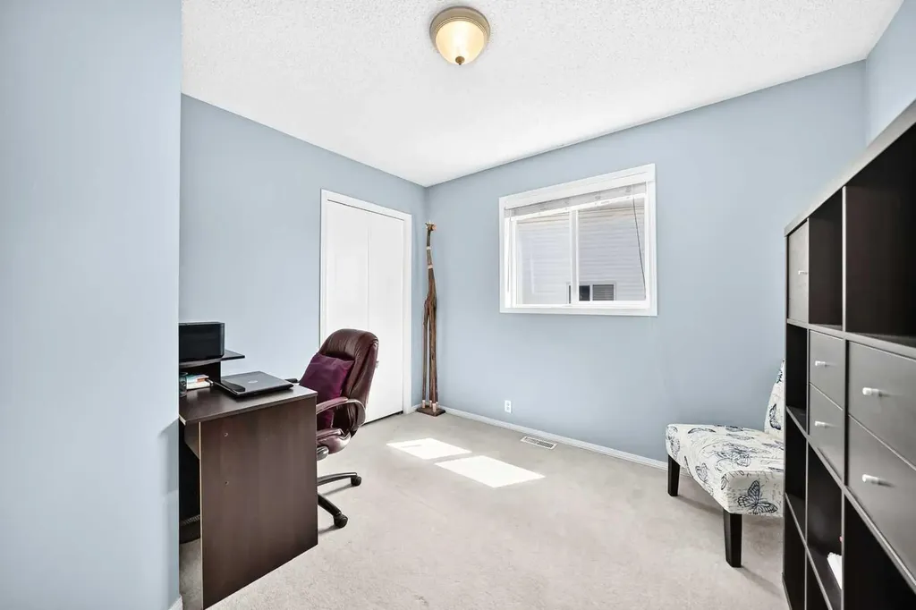 220 Shawbrooke Manor SW Calgary AB T2Y 3L7
