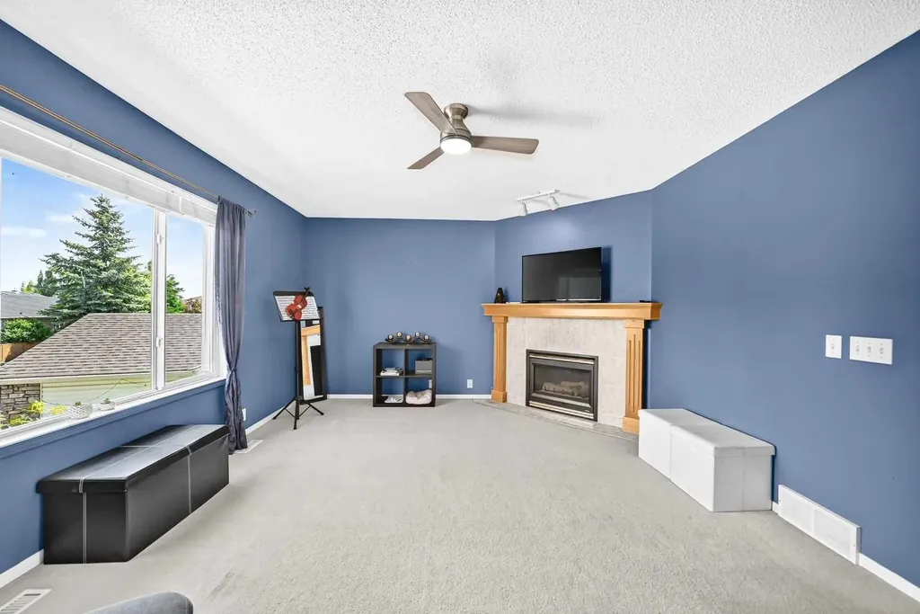 220 Shawbrooke Manor SW Calgary AB T2Y 3L7