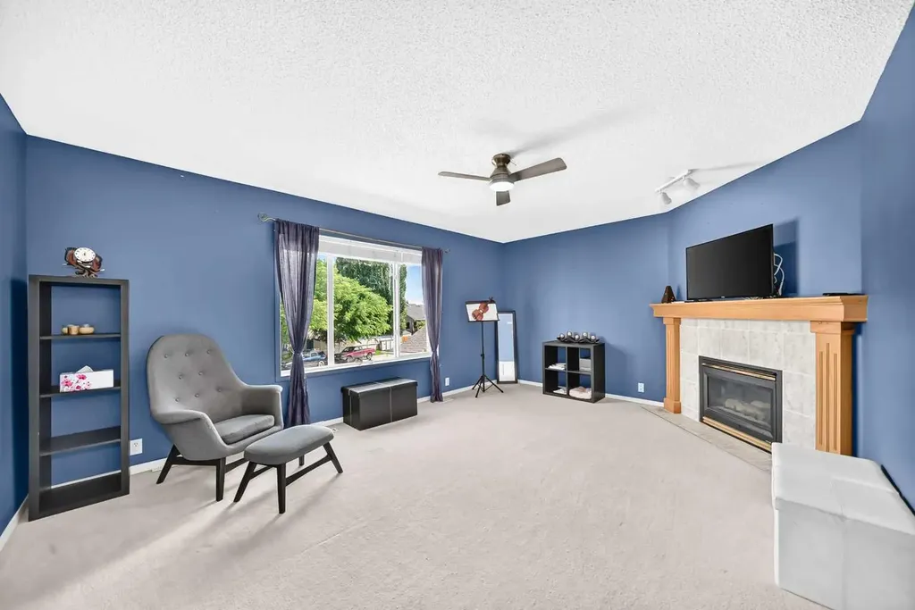 220 Shawbrooke Manor SW Calgary AB T2Y 3L7