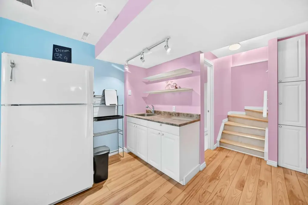 220 Shawbrooke Manor SW Calgary AB T2Y 3L7