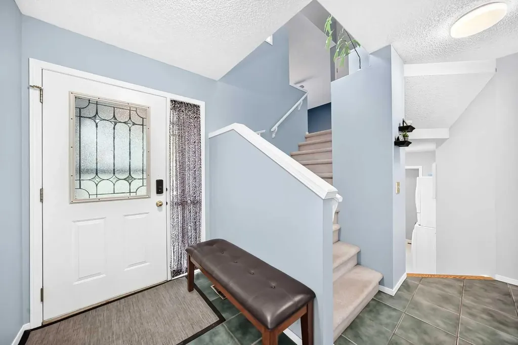 220 Shawbrooke Manor SW Calgary AB T2Y 3L7