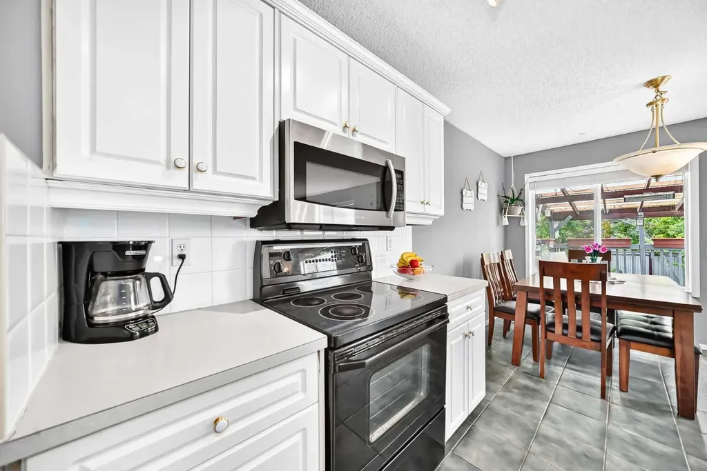 220 Shawbrooke Manor SW Calgary AB T2Y 3L7