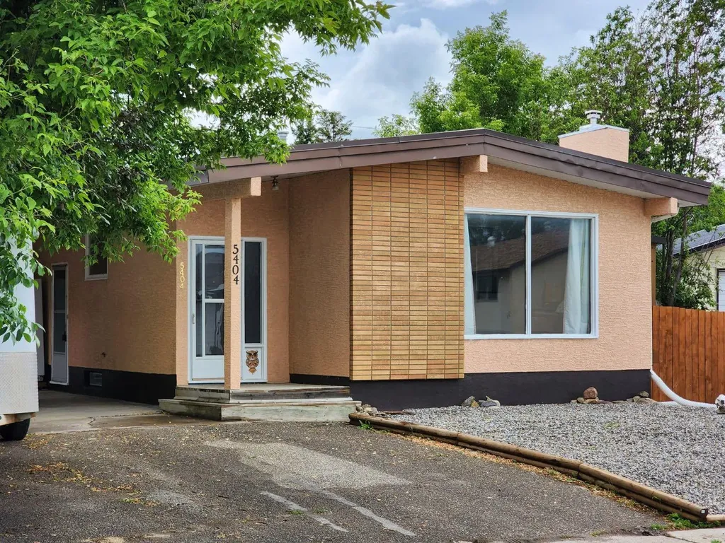 5404 5th Street W Claresholm AB T0L 0T0
