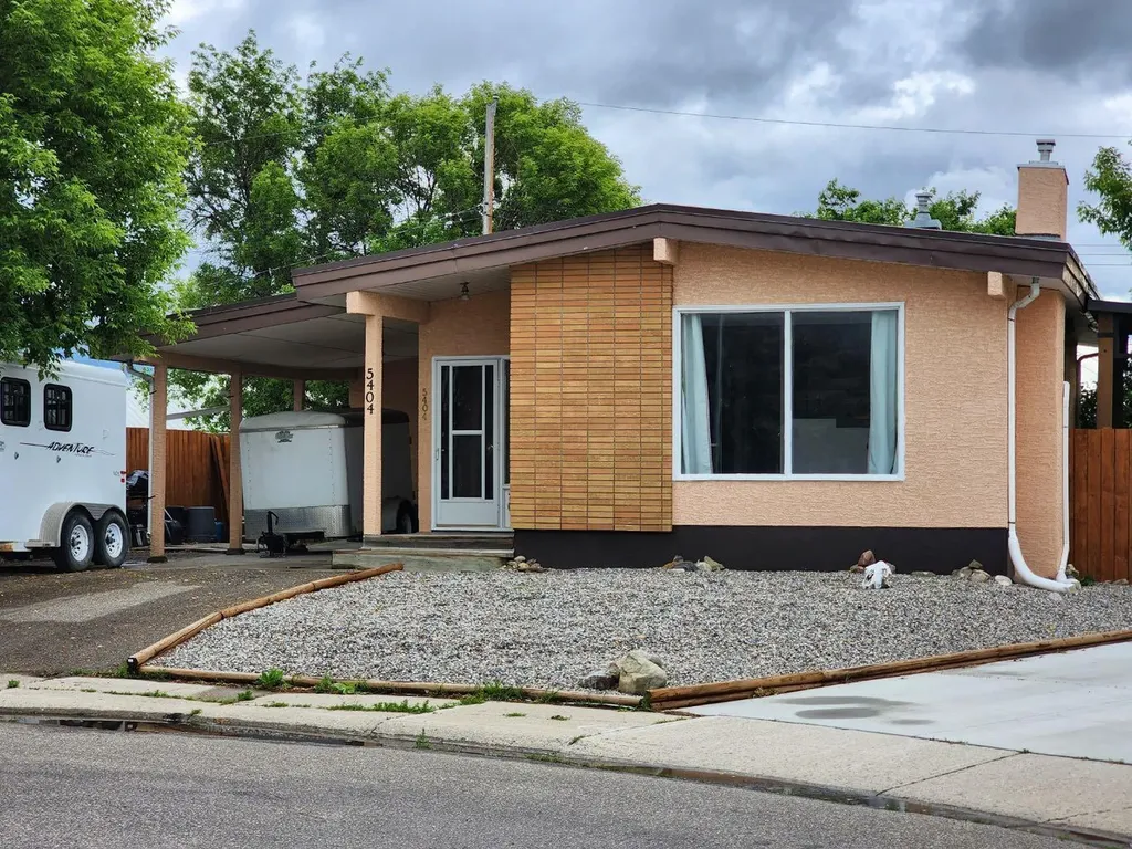 5404 5th Street W Claresholm AB T0L 0T0
