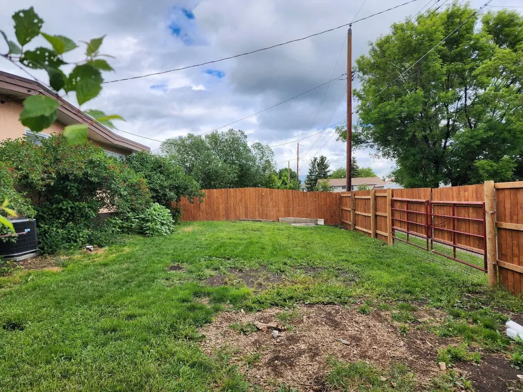 5404 5th Street W Claresholm AB T0L 0T0