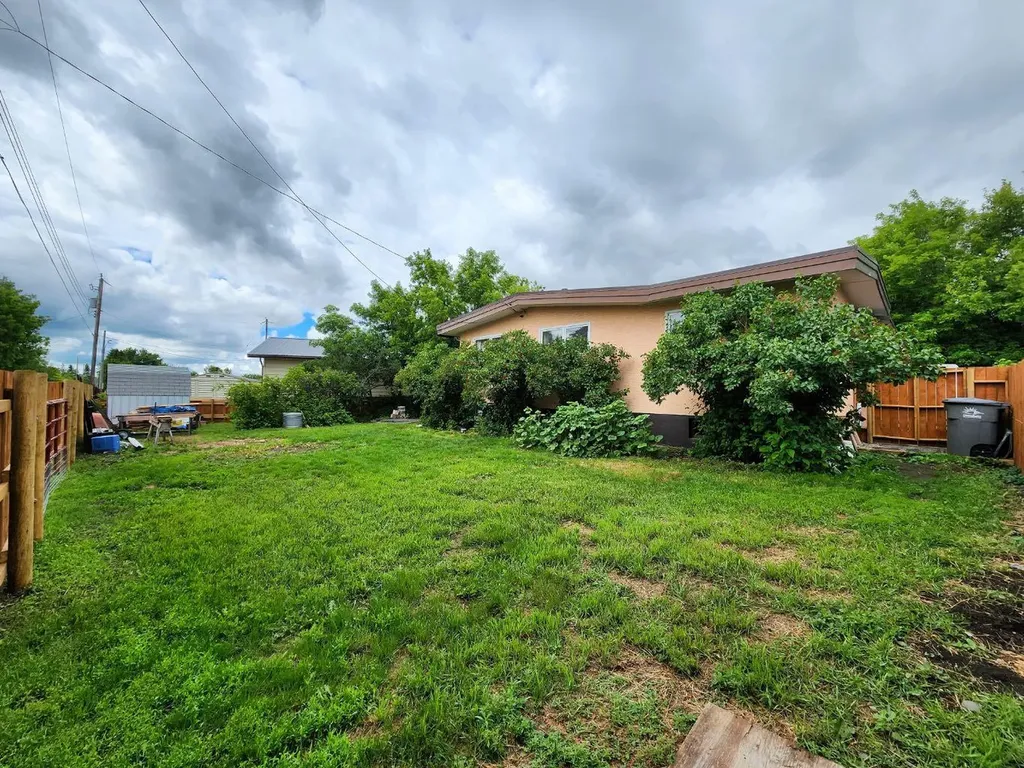5404 5th Street W Claresholm AB T0L 0T0
