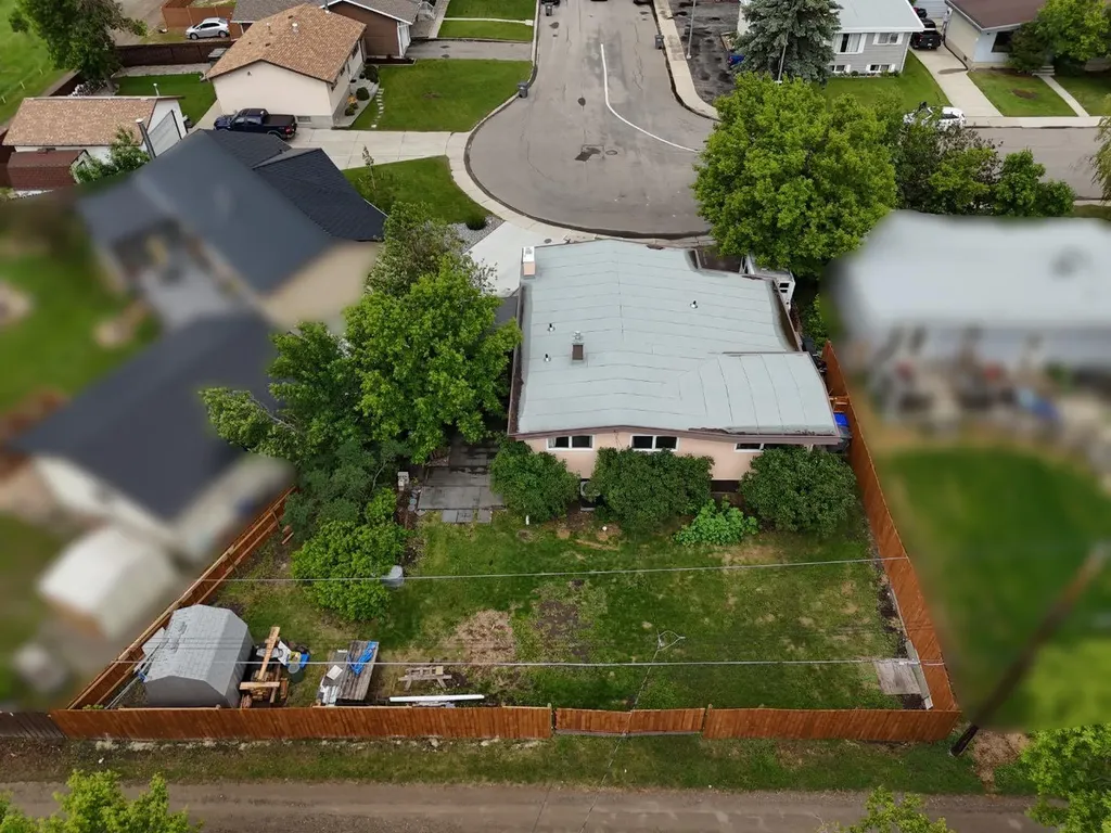 5404 5th Street W Claresholm AB T0L 0T0