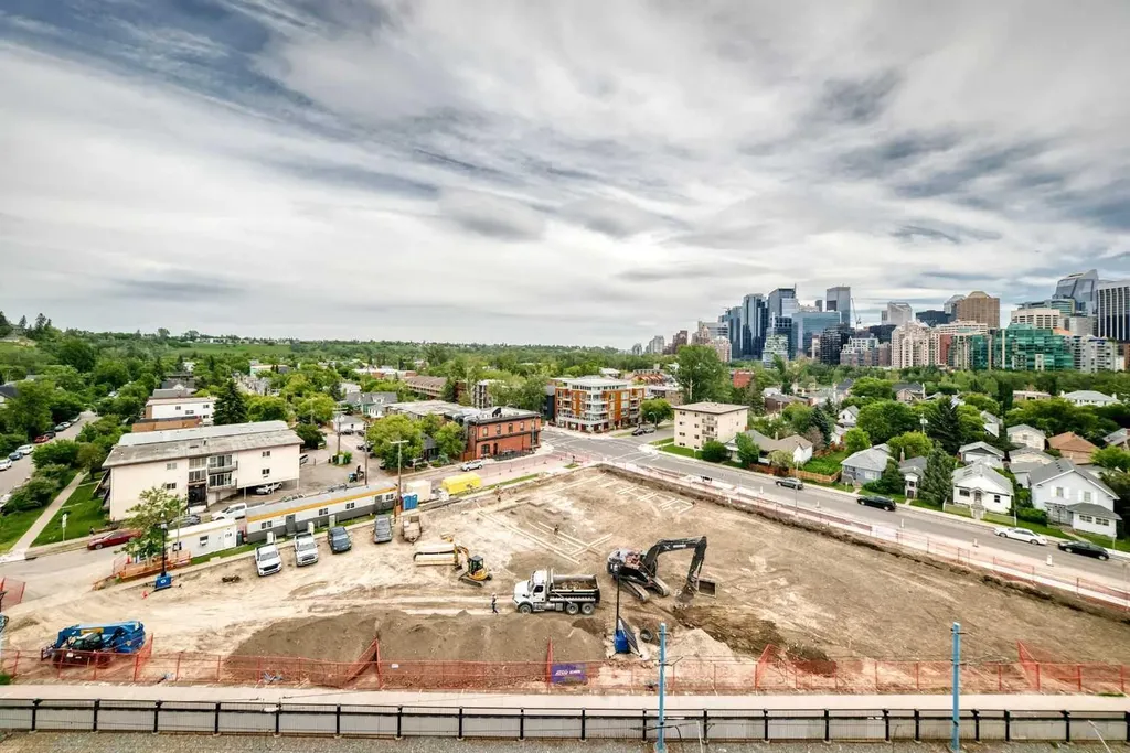 327 9a Street NW Calgary AB T2N1T7