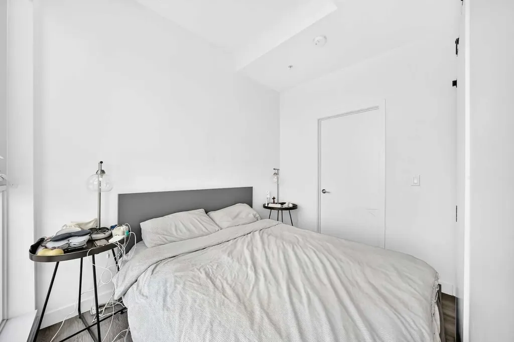 327 9a Street NW Calgary AB T2N1T7