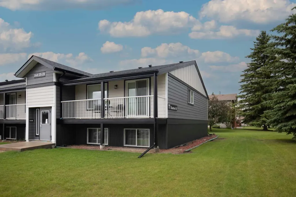 11 Stanton Street Red Deer AB T4N 0B9