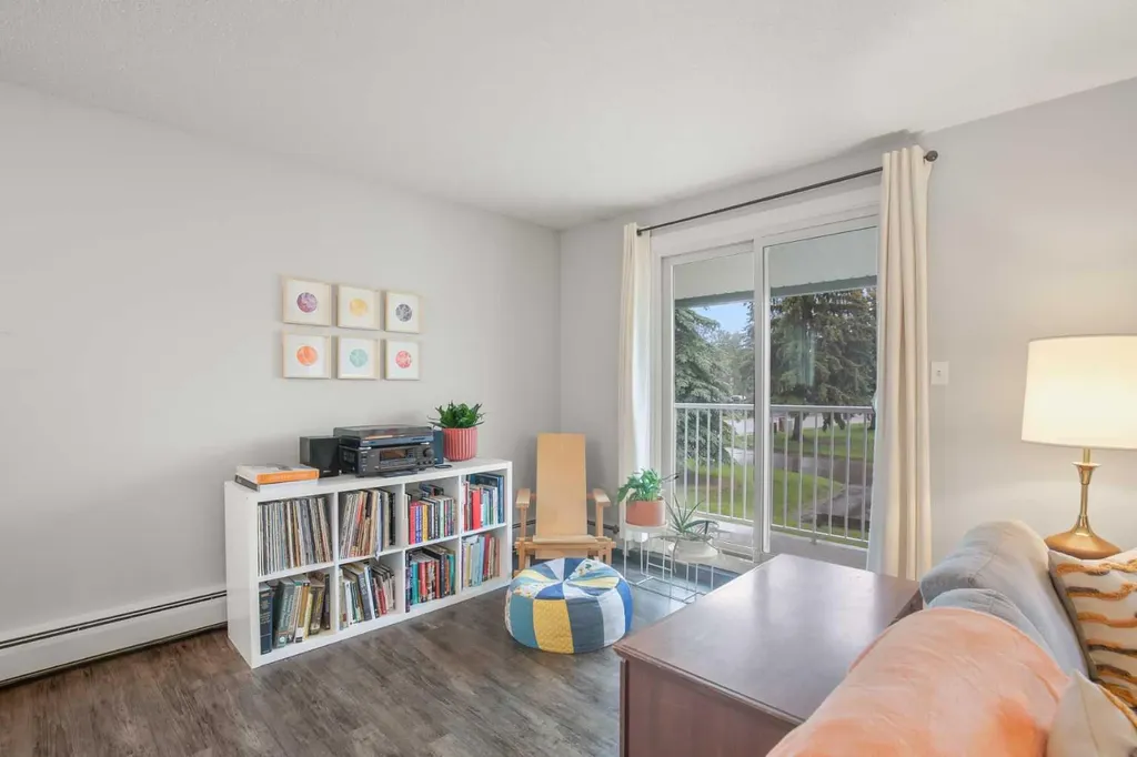 11 Stanton Street Red Deer AB T4N 0B9