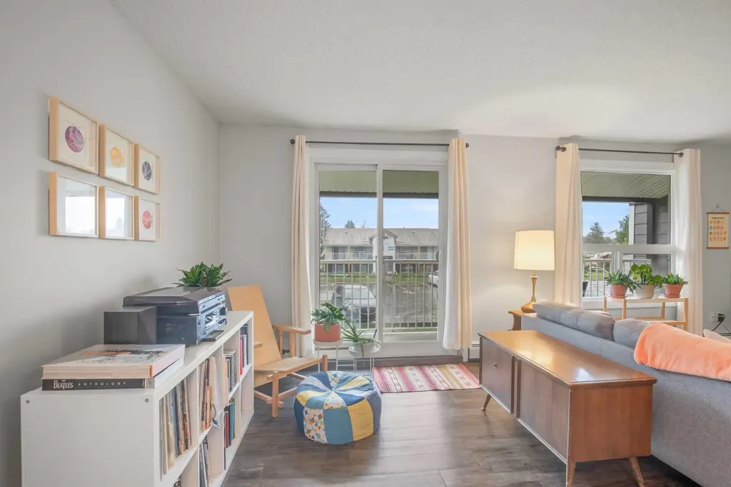 11 Stanton Street Red Deer AB T4N 0B9