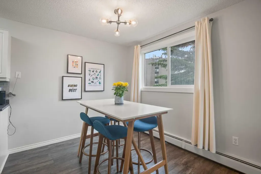 11 Stanton Street Red Deer AB T4N 0B9