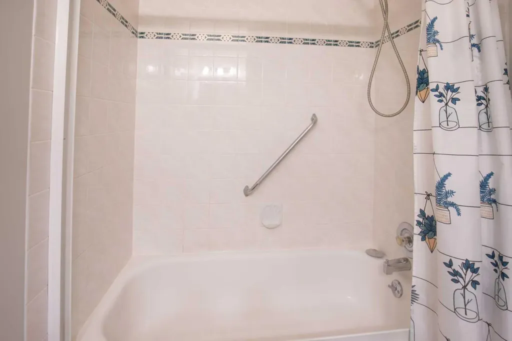 11 Stanton Street Red Deer AB T4N 0B9