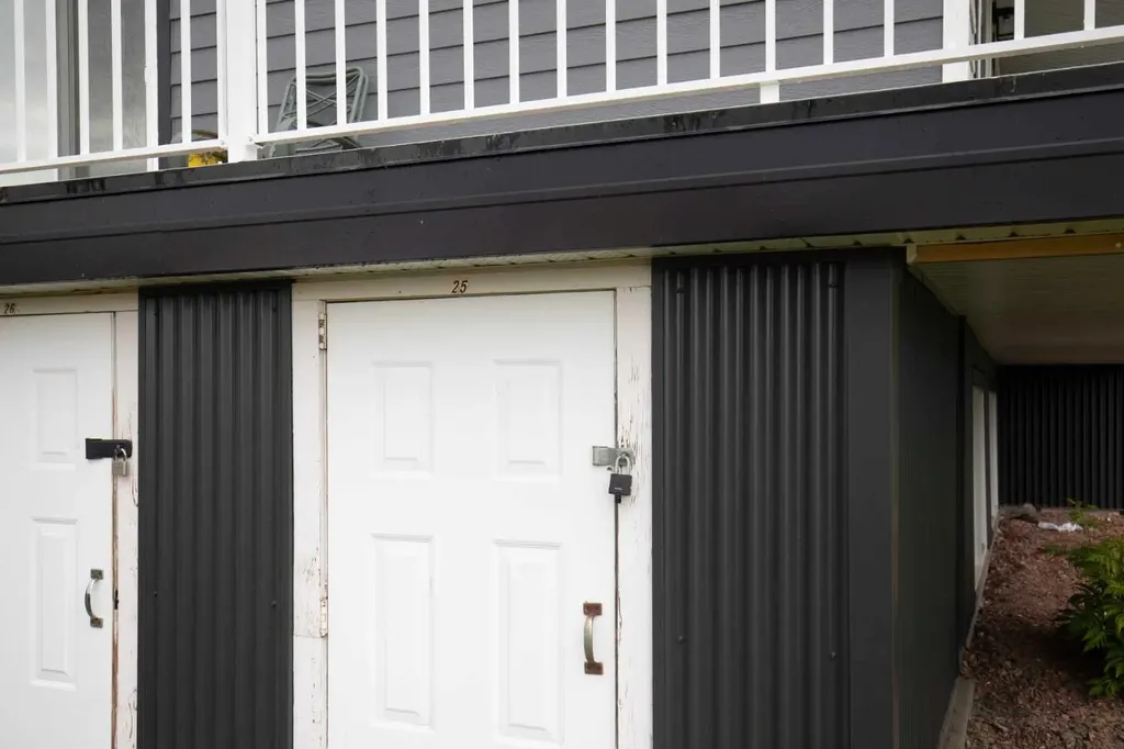 11 Stanton Street Red Deer AB T4N 0B9
