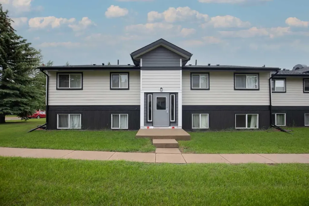 11 Stanton Street Red Deer AB T4N 0B9