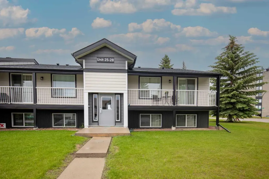 11 Stanton Street Red Deer AB T4N 0B9