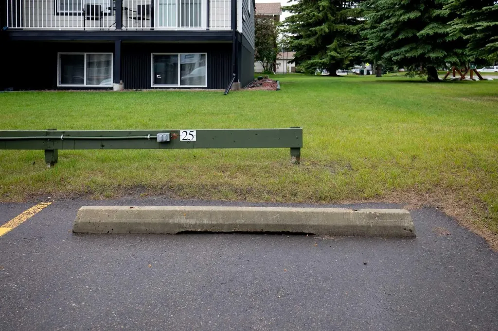 11 Stanton Street Red Deer AB T4N 0B9