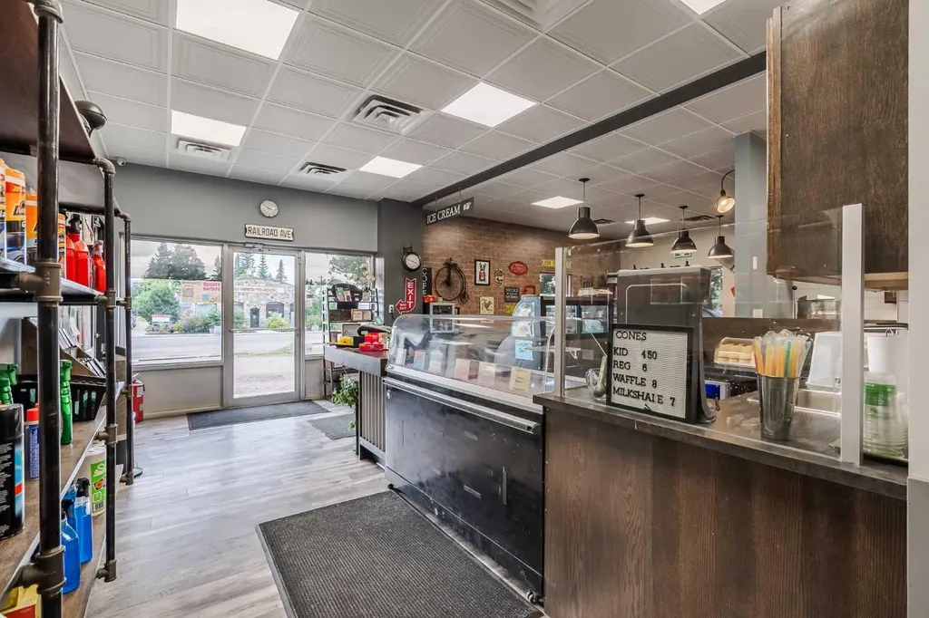 20 Railway Avenue S Marwayne AB T0B 2X0